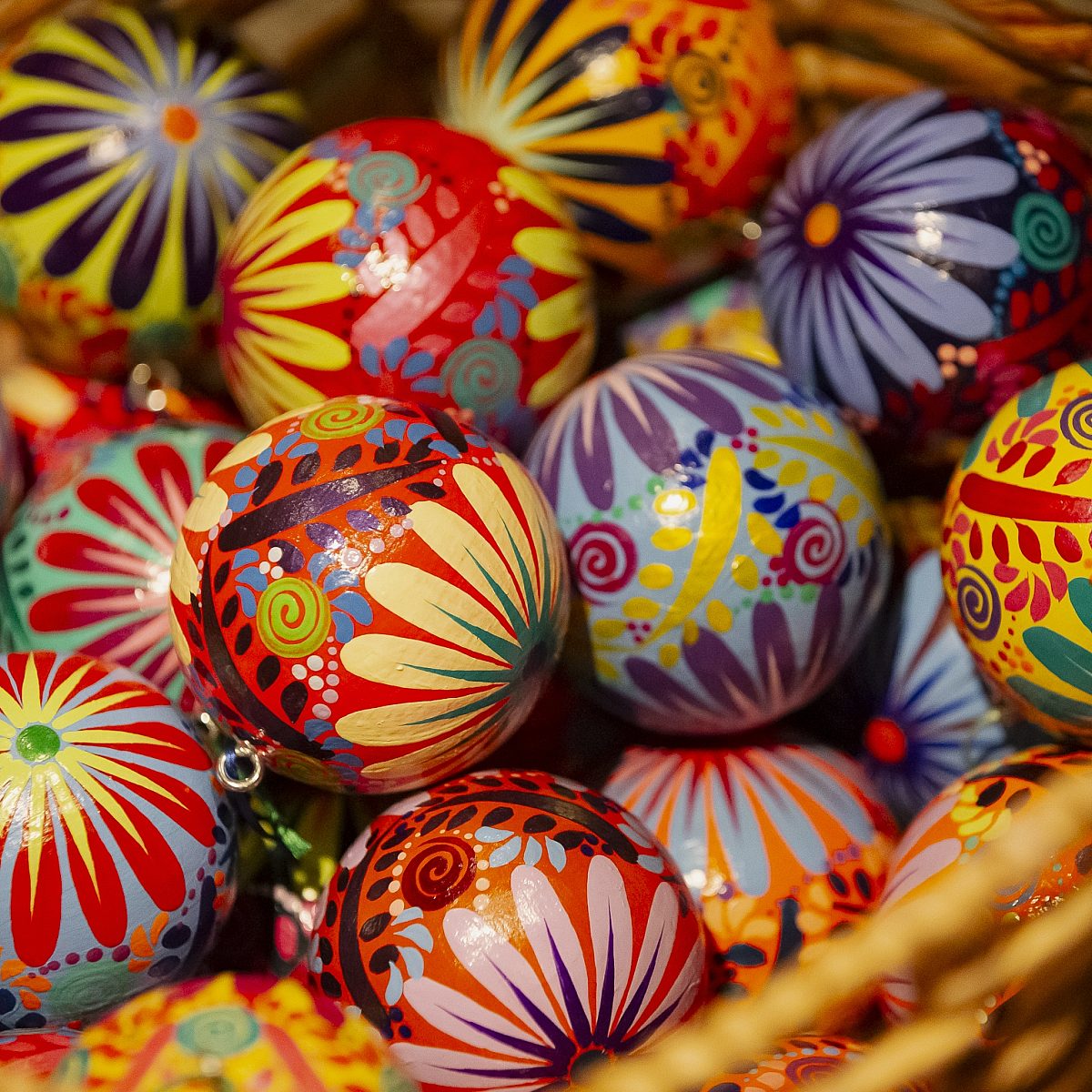 Dixon-christmas-decorations-fiesta-background-ornaments