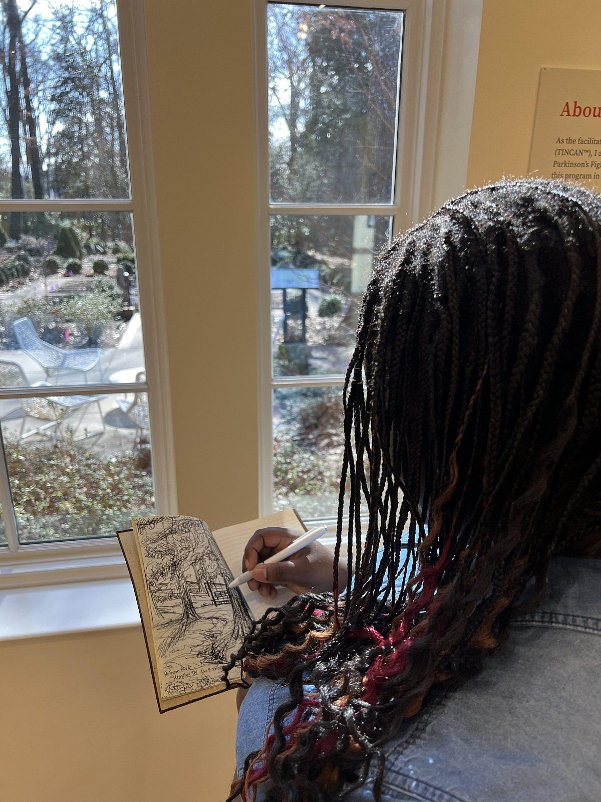 woman-hands-Sketching-Garden