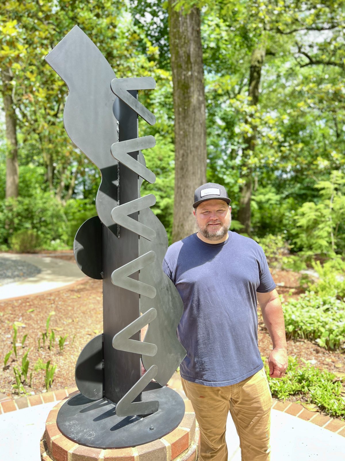 Sculpture Install portrait Earl