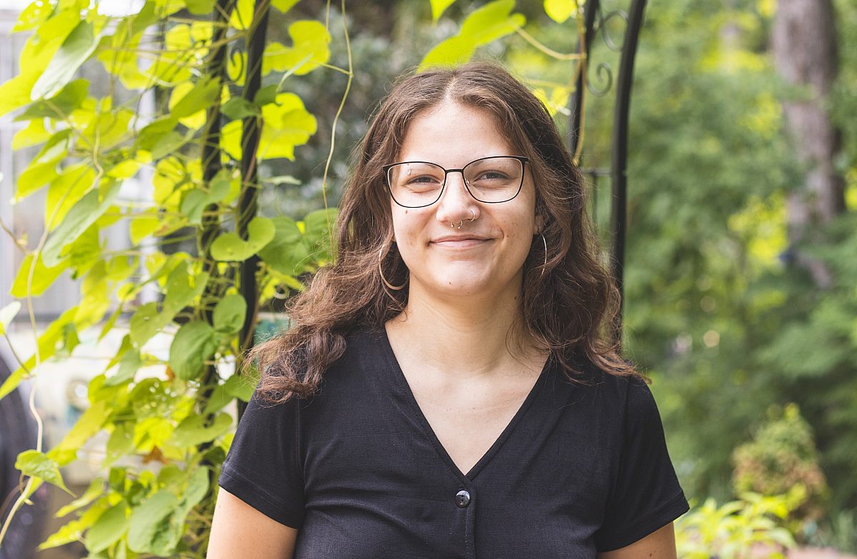 Reghan-intern-woman-headshot-greenhouse