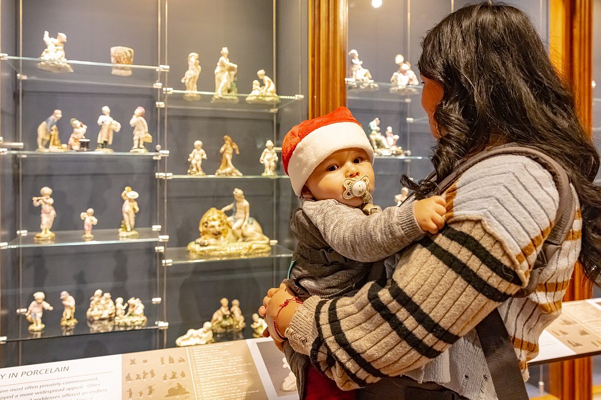 Christmas Fiesta kid santahat