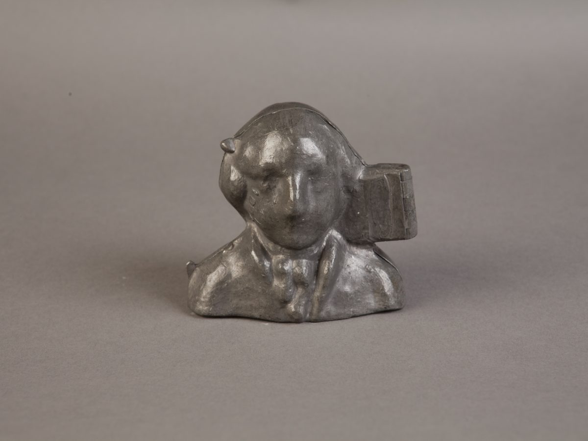 Image 1 Eppelsheimer Co George Washington Ice Cream Mold closed exterior recto New York ca early 20th century Pewter Dixon Gallery and Gardens Gift of Dr and Mrs Justin H Adler 1991 DA 10 29 3