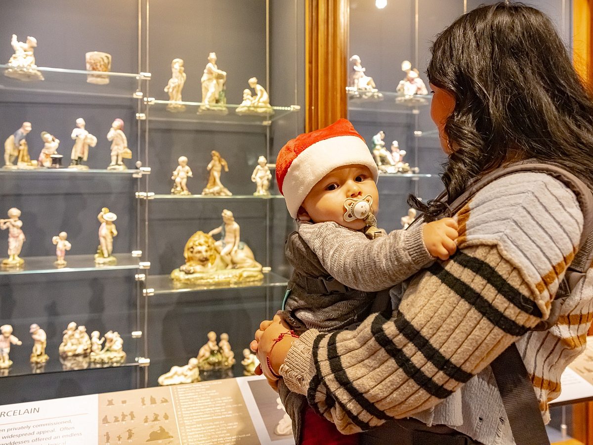 Christmas Fiesta kid santahat