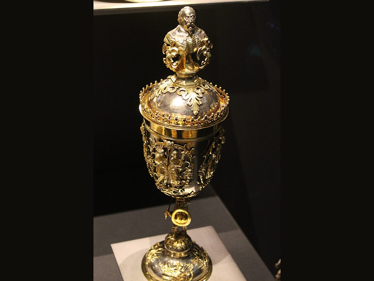7.Gustavus_Adolphus_cup_WB..107