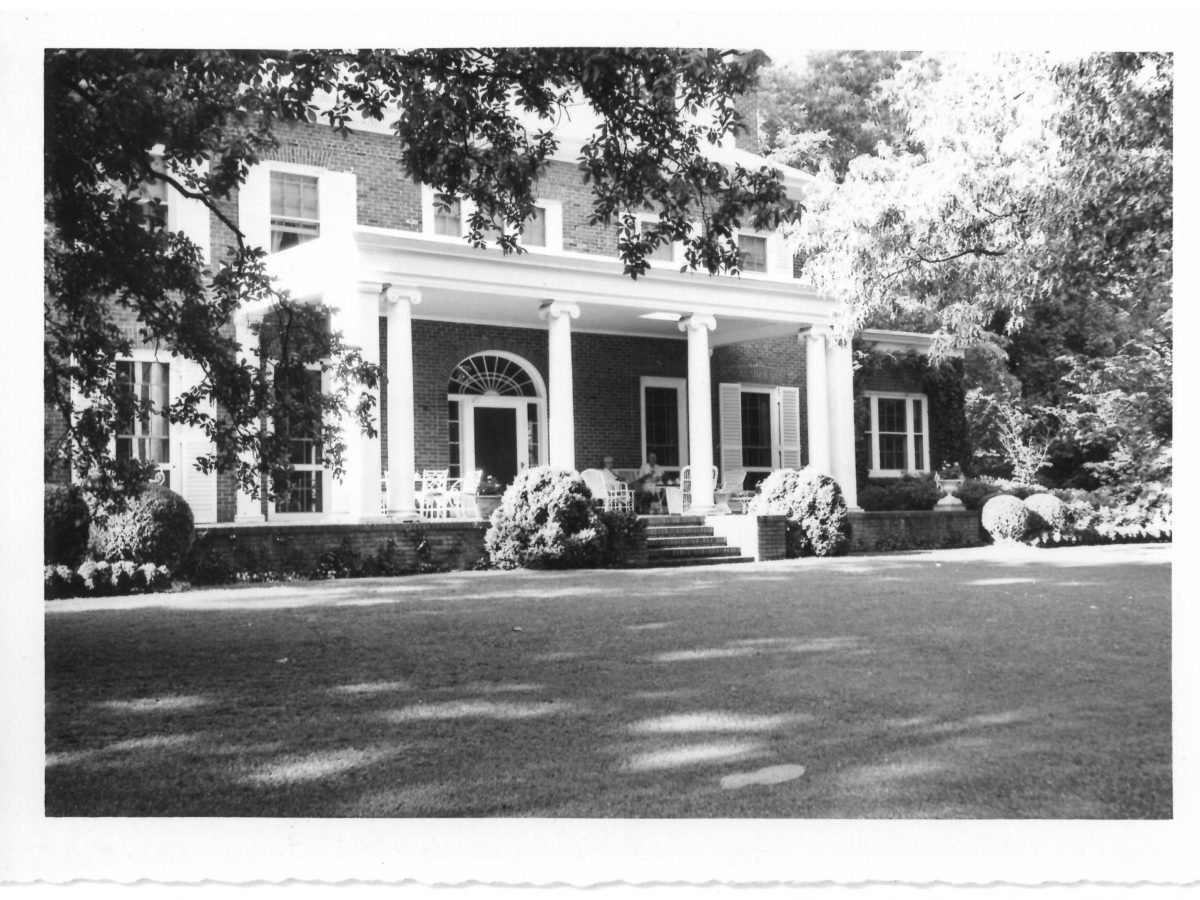 museum's back porch in 1950, black and white, colonial style