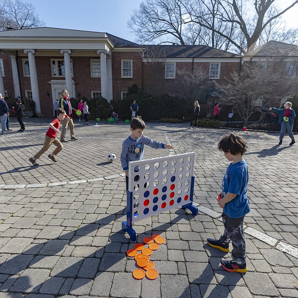 children playing connect four